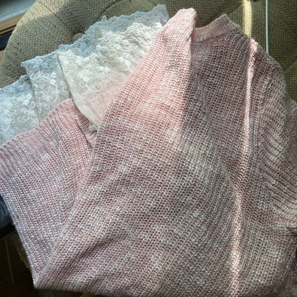 Pink woven cardigan with lace detail